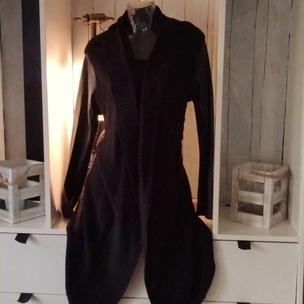 Jennifer Lopez sweater